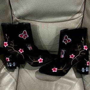 Floral embroidered booties
